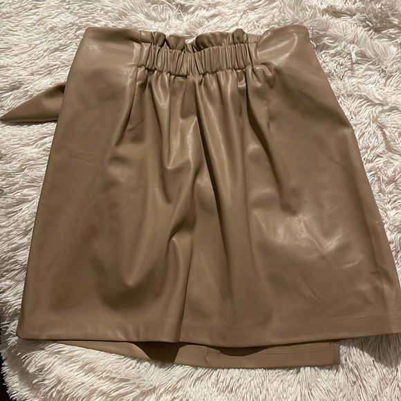 Sold - Picture 3 of 5